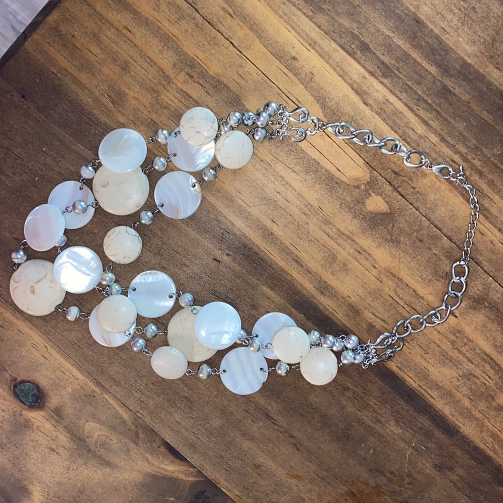 White/pearl stone 3 layered necklace